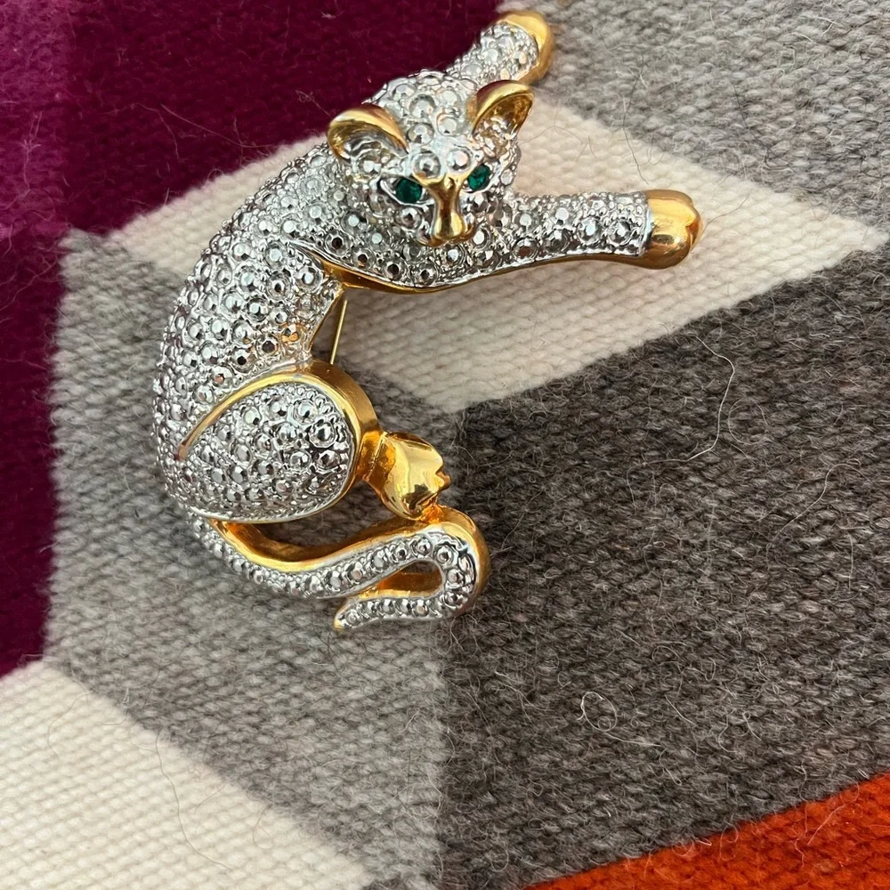 Vintage Cat Brooch Gold Tone Green Eyes Rhinestone Pave Leopard Panther Style